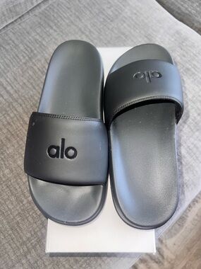 UNISEX ALO Yoga Black Slide Sandals